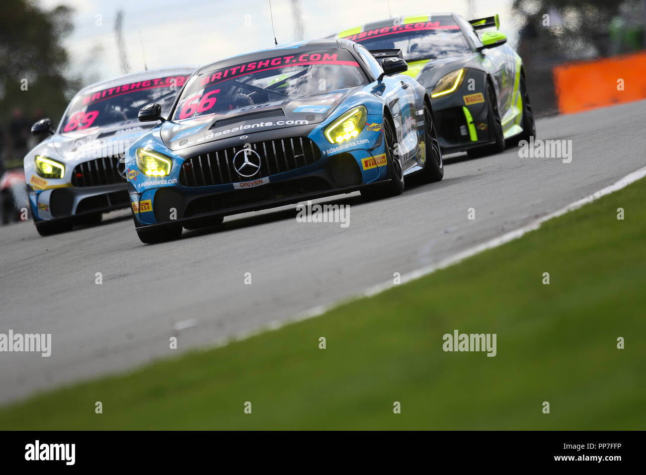 Donington Park, Regno Unito. 23 Settembre, 2018. Parker del Team Racing Ltd la Mercedes-AMG GT4 con piloti Nick Jones & Scott Malvern durante il Campionato British GT - Round 9 a Donington Park, Derby, in Inghilterra il 23 settembre 2018. Foto di Jurek Biegus. Solo uso editoriale, è richiesta una licenza per uso commerciale. Nessun uso in scommesse, giochi o un singolo giocatore/club/league pubblicazioni. Credit: UK Sports Pics/Alamy Live News Foto Stock