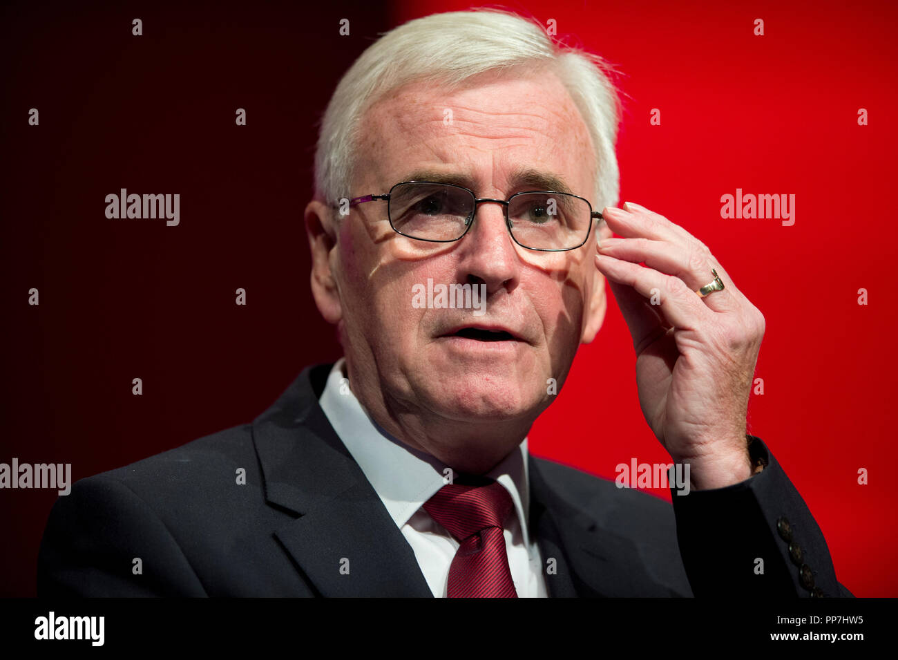 Liverpool, Regno Unito. Il 24 settembre 2018. John McDonnell, Shadow il Cancelliere dello scacchiere e manodopera MP per Hayes e Harlington parla al Partito laburista conferenza in Liverpool. © Russell Hart/Alamy Live News. Foto Stock