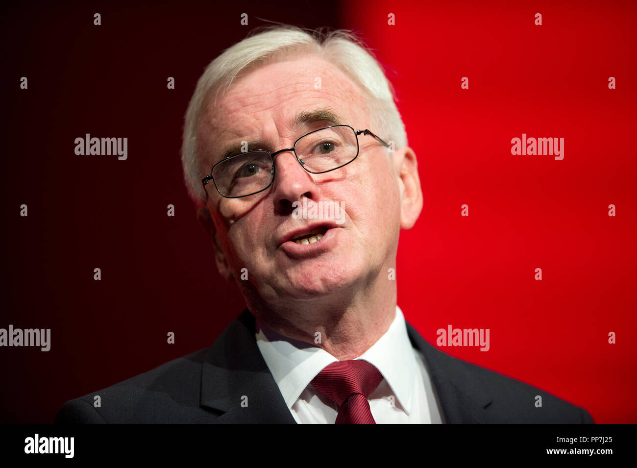 Liverpool, Regno Unito. Il 24 settembre 2018. John McDonnell, Shadow il Cancelliere dello scacchiere e manodopera MP per Hayes e Harlington parla al Partito laburista conferenza in Liverpool. © Russell Hart/Alamy Live News. Foto Stock