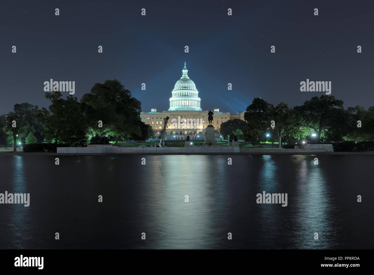 Vista notturna di United States Capitol Building di notte, Washington DC Foto Stock