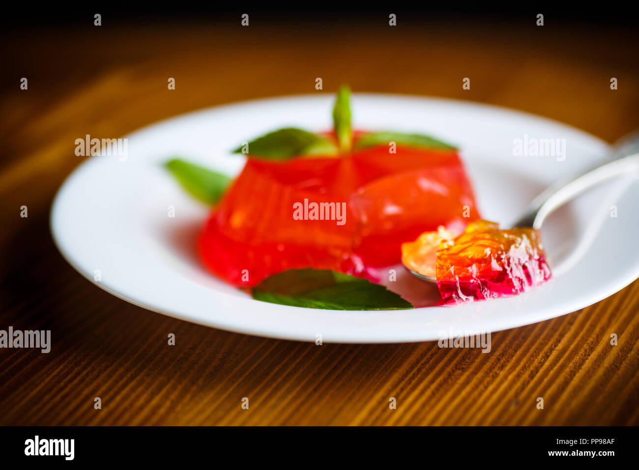 Sweet multi-gelatina colorata su sfondo nero Foto Stock