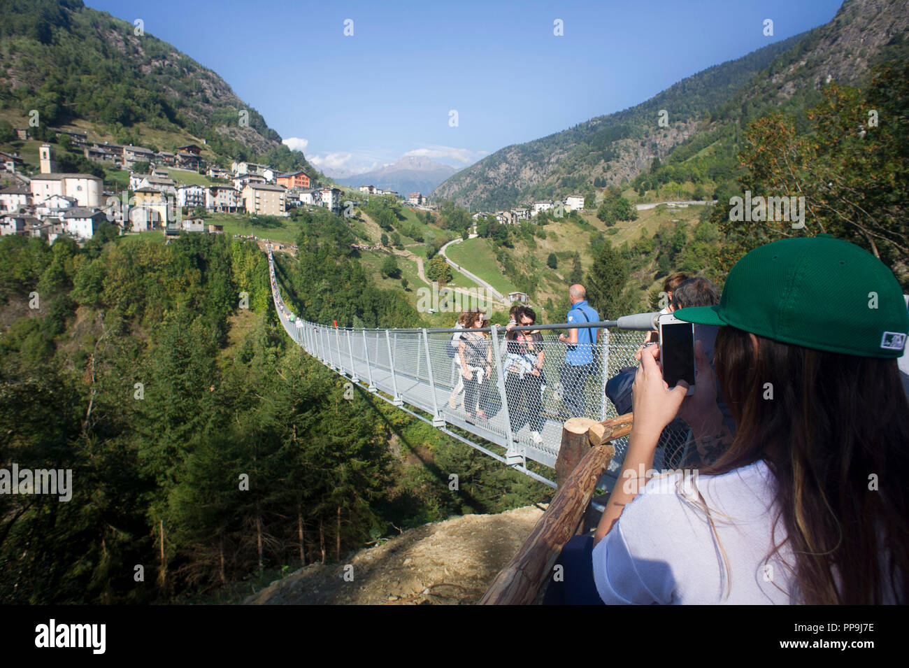 L'Europa, Italia - Sondrio - Campo Tartano 'Ponte nel Cielo' lungo Ponte tibetano a 234 metri, 140 metri di altezza i più alti in Europa. Foto Stock