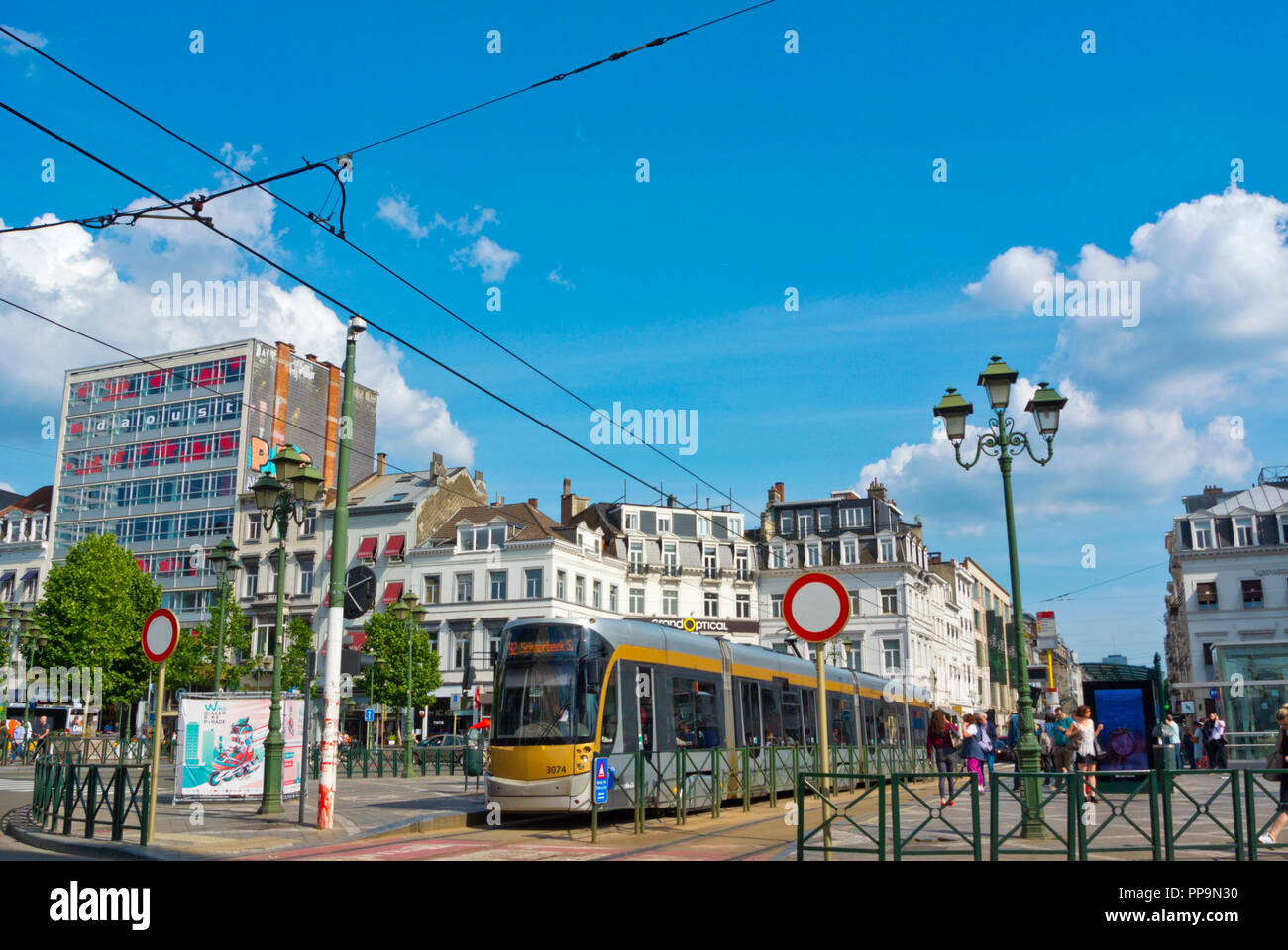 Avenue Louise, a Place Louise, Ixelles, Bruxelles, Belgio Foto Stock