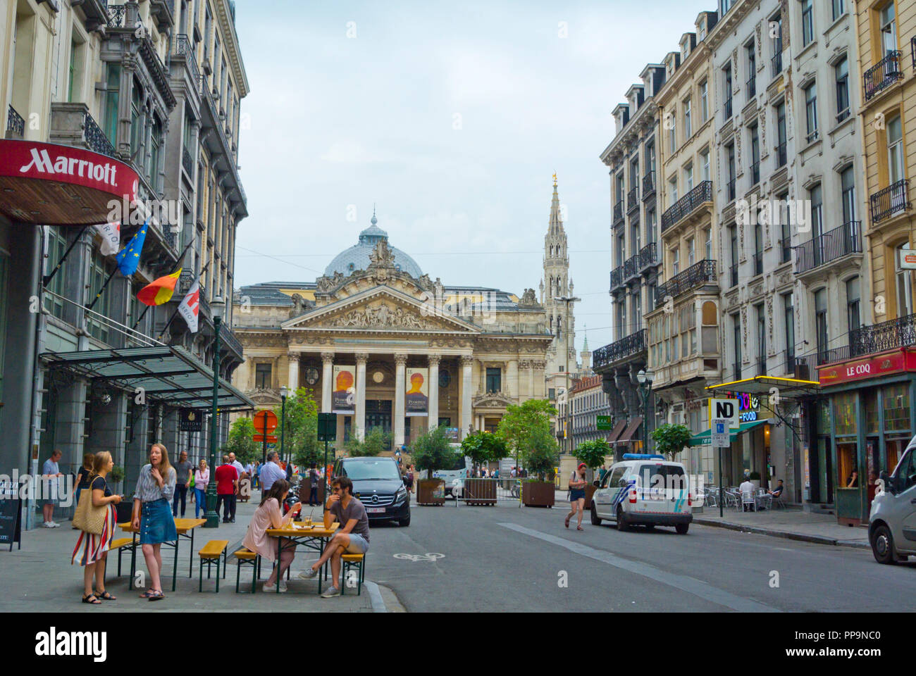 Rue Auguste Orts, a Place de la Bourse, Bruxelles, Belgio Foto Stock