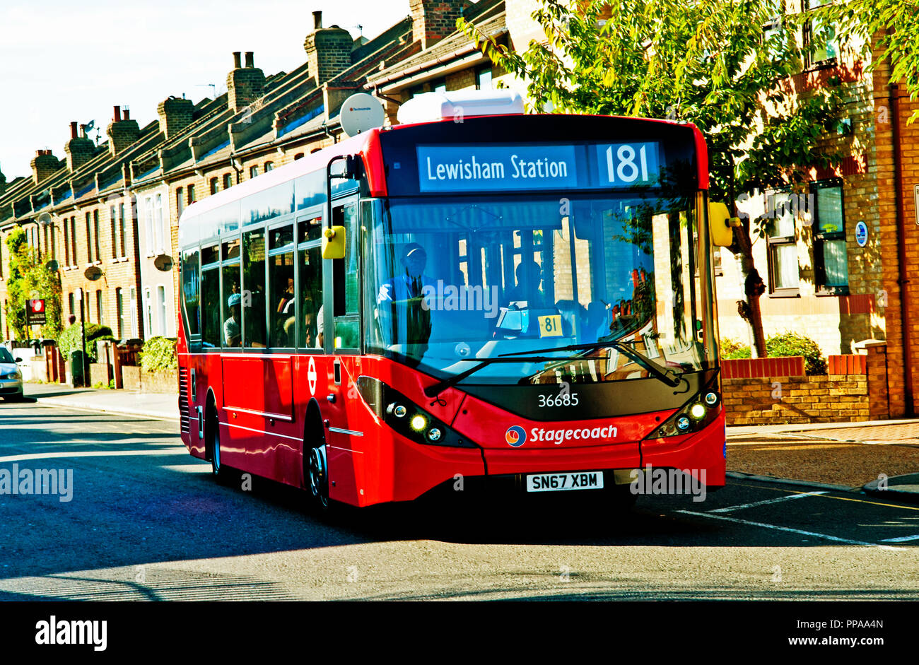 Stagecoach bus n. 181 per la stazione di Lewisham, Catford, quartiere di Lewisham, Londra, Inghilterra Foto Stock