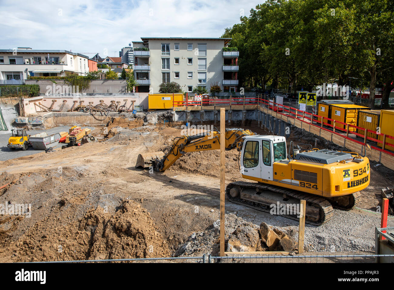 Sito in costruzione di un nuovo edificio residenziale con condomini e appartamenti penthouse, am Neckar, Heilbronn, Baden-Württemberg, Germania Foto Stock