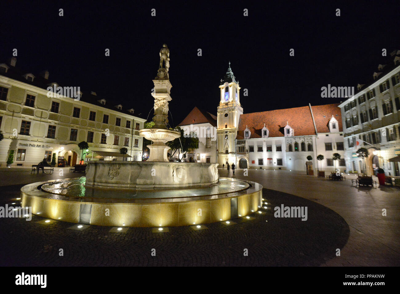 Massimiliano Fontana. Bratislava piazza principale (Hlavné námestie), Slovacchia Foto Stock