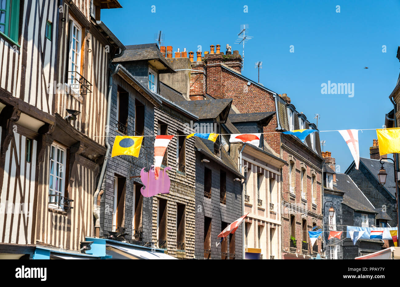 Case tradizionali in Honfleur. La Normandia, Francia Foto Stock