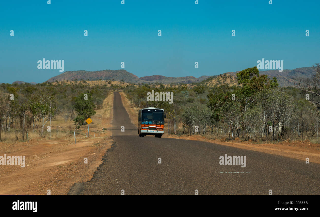 Un bus nell'Outback, Territorio del Nord, l'Australia Foto Stock
