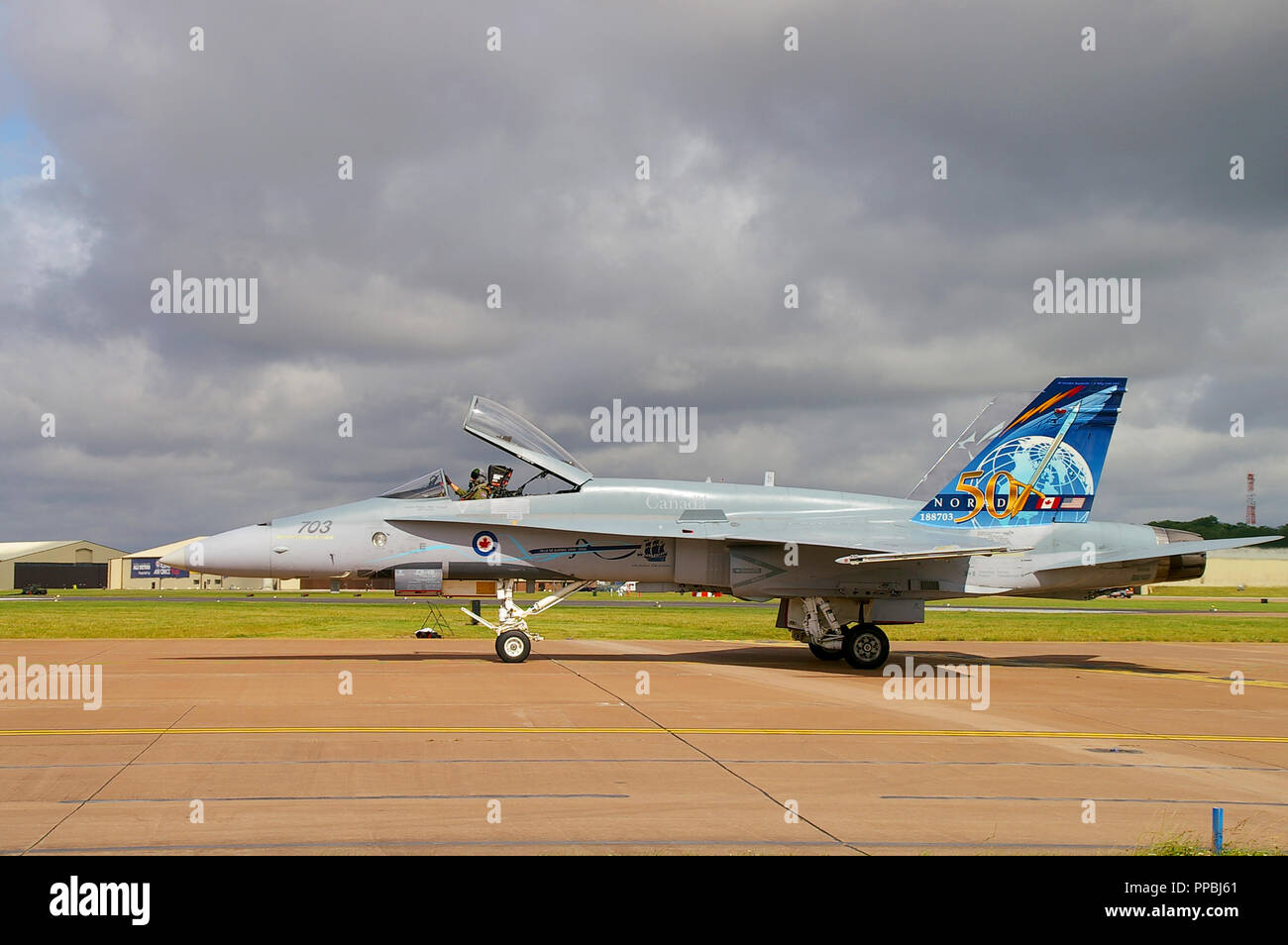 Royal Canadian Air Force, Canadian Armed Forces McDonnell Douglas CF-188A Hornet da 4 Wing Cold Lake con speciale schema di verniciatura della coda NORAD Foto Stock