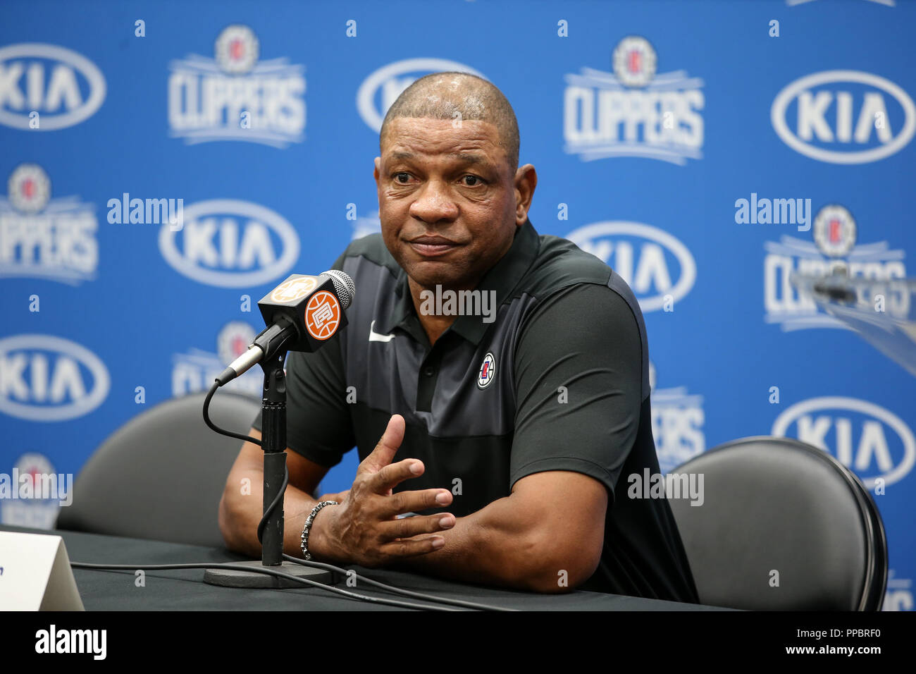 Los Angeles, CA, Stati Uniti d'America. 24Sep, 2018. Los Angeles Clippers coach doc Rivers a Los Angles Clippers Media Day al centro di formazione il 24 settembre 2018. (Foto di Jevone Moore) Credito: csm/Alamy Live News Foto Stock