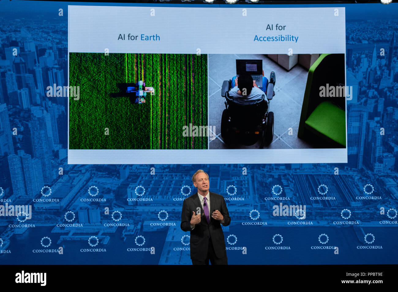 New York, Stati Uniti d'America, 24 settembre 2018. Microsoft Presidente Brad Smith parla durante la Concordia Vertice di New York. Smith ha annunciato oggi che Microsoft ha lanciato un $40 milioni AI per l'azione umanitaria iniziativa. Foto di Enrique Shore Credit: Enrique Shore/Alamy Live News Foto Stock