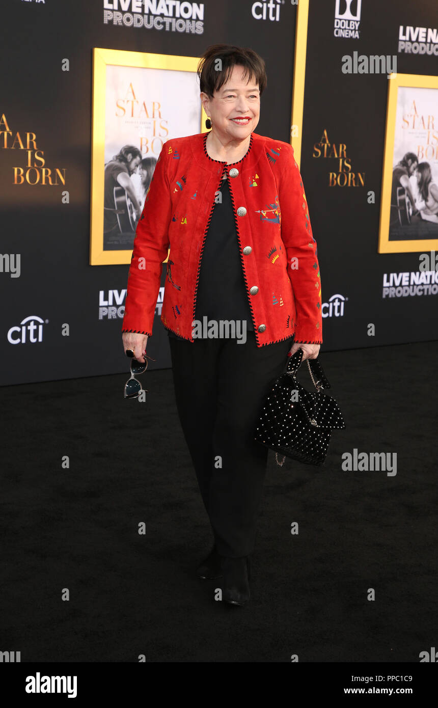 Los Angeles, CA, Stati Uniti d'America. 24Sep, 2018. 24 Settembre 2018- Los Angeles, California - Kathy Bates, la Los Angeles premiere di una Stella è nato svoltasi presso lo Shrine Auditorium. Photo credit: Faye Sadou/AdMedia Credito: Faye Sadou/AdMedia/ZUMA filo/Alamy Live News Foto Stock