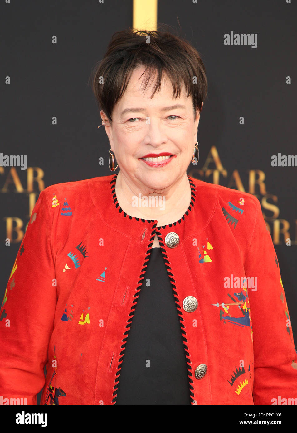 Los Angeles, CA, Stati Uniti d'America. 24Sep, 2018. 24 Settembre 2018- Los Angeles, California - Kathy Bates, la Los Angeles premiere di una Stella è nato svoltasi presso lo Shrine Auditorium. Photo credit: Faye Sadou/AdMedia Credito: Faye Sadou/AdMedia/ZUMA filo/Alamy Live News Foto Stock