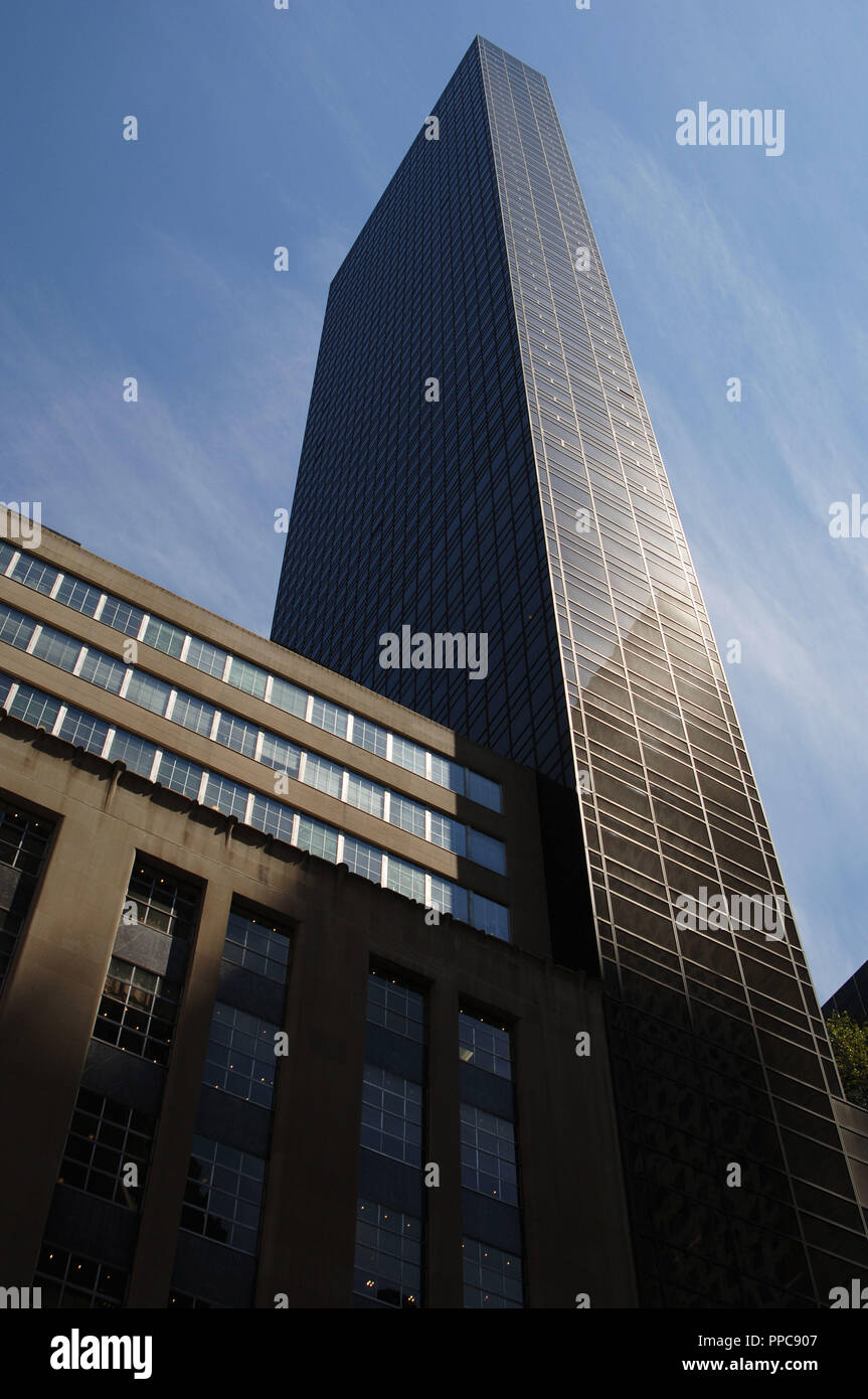 Stati Uniti. New York. Trump Tower, costruito nel 1983 dall'architetto americano Der Scutt (b.1934). Fifth Avenue. Manhattan. Foto Stock