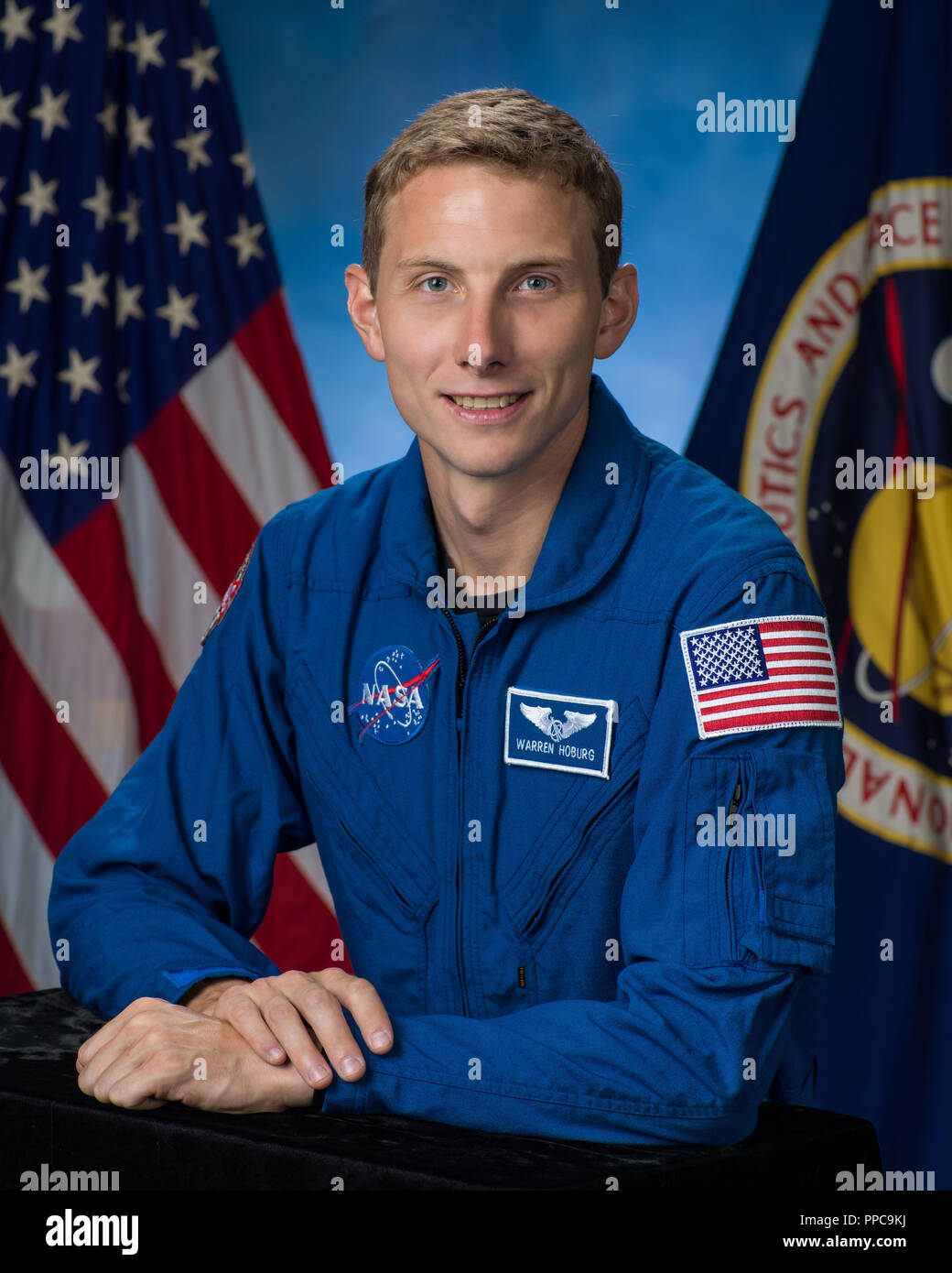L'astronauta della NASA candidato Warren Hoburg ritratto formale presso il Johnson Space Center Novembre 28, 2017 a Houston, Texas. Kim è un medico americano, Navy SEAL, e l'astronauta della NASA candidato della classe del 2017. Egli è un destinatario la stella d'argento e di bronzo a stella e di un laureato dell'Università di San Diego e la Harvard Medical School. Foto Stock