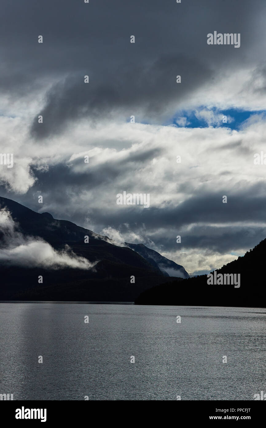 Doubtful Sound, Parco Nazionale di Fiordland, a sud ovest di South Island, in Nuova Zelanda Foto Stock