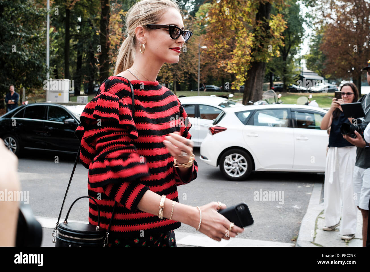 Milano, Italia, 22 Sett. 2018: Chiara Ferragni arriva alla filosofia di Lorenzo Serafini fashion show durante la settimana della moda milanese Primavera/Estate 2019 Foto Stock