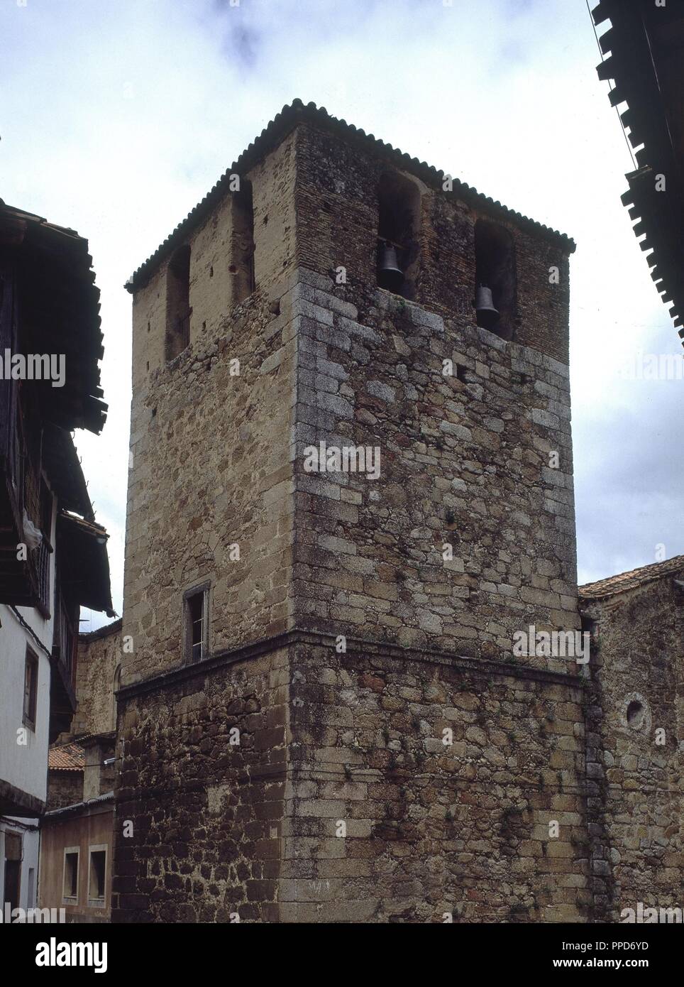 TORRE DE LA IGLESIA de Nuestra Señora de la Concepción de VILLANUEVA DE LA VERA - SIGLO XVI. Posizione: Iglesia de Nuestra Señora de la Concepción. VILLANUEVA DE LA VERA. CACERES. Spagna. Foto Stock