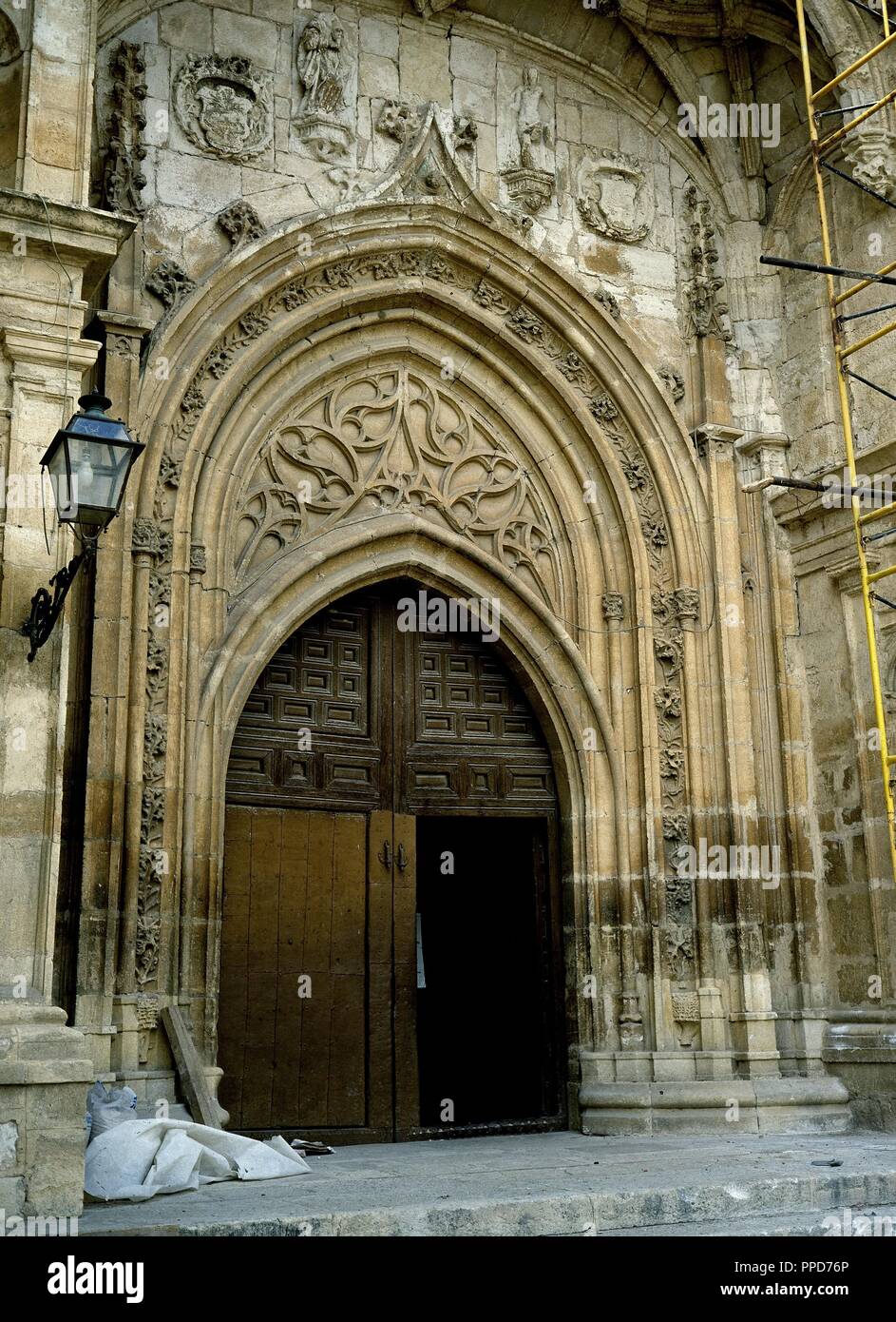 PORTADA MERIDIONAL DE LA IGLESIA DE SANTA MARIA MAGDALENA LLAMADA DE LA RESURRECCION O DE LA PASCUA - SIGLO XVI. Autore: CISNIEGA J / CALDERON J. Posizione: Iglesia de Santa Maria Magdalena. Torrelaguna. MADRID. Spagna. Foto Stock