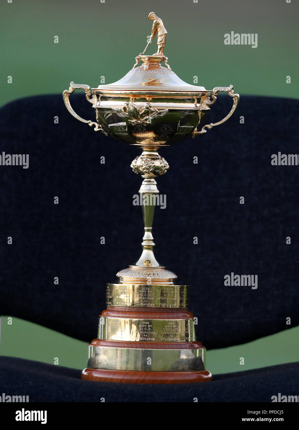 Una vista della Ryder Cup prima squadra europea photocall durante l'anteprima due giorno della Ryder Cup presso Le Golf National, Saint-Quentin-en-Yvelines, Parigi. Foto Stock