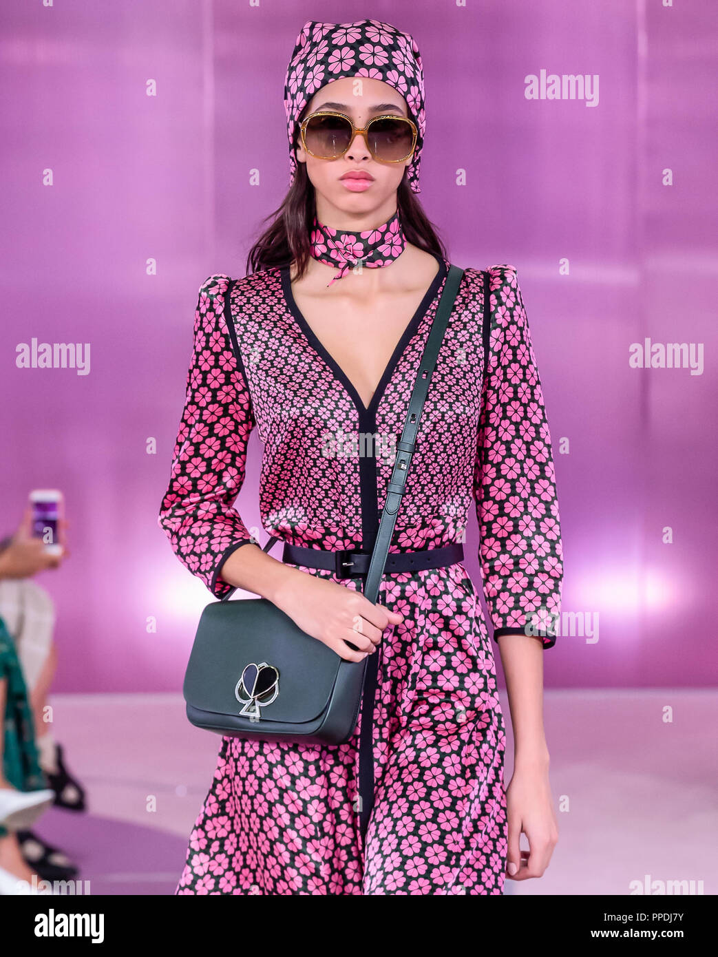 NEW YORK, NY - Settembre 07, 2018: Yasmin Wijnaldum passeggiate la pista al Kate Spade Primavera Estate 2019 fashion show durante la settimana della moda di New York Foto Stock