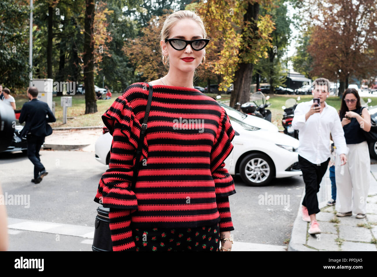 Milano, Italia, 22 Sett. 2018: Chiara Ferragni arriva alla filosofia di Lorenzo Serafini fashion show durante la settimana della moda milanese Primavera/Estate 2019 Foto Stock
