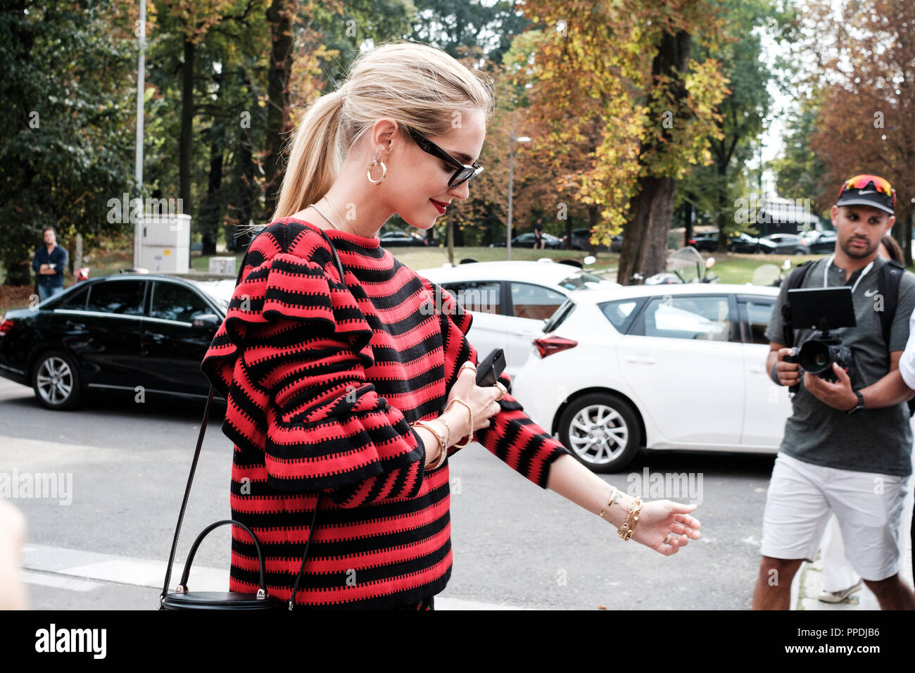 Milano, Italia, 22 Sett. 2018: Chiara Ferragni arriva alla filosofia di Lorenzo Serafini fashion show durante la settimana della moda milanese Primavera/Estate 2019 Foto Stock