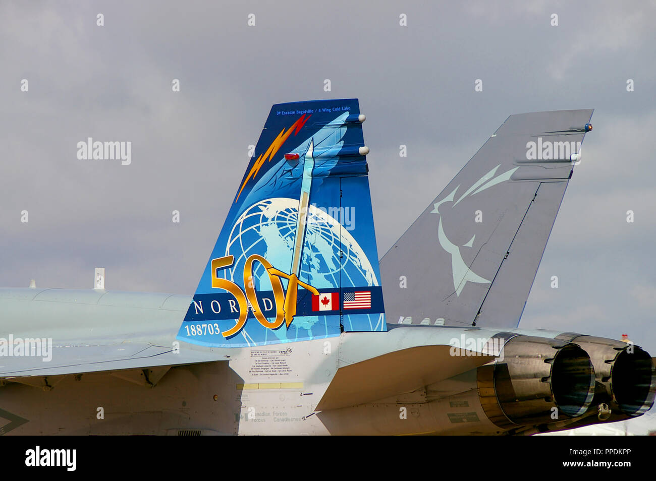 Royal Canadian Air Force, Canadian Armed Forces McDonnell Douglas CF-188A Hornet da 4 Wing Cold Lake con speciale schema di verniciatura della coda NORAD Foto Stock