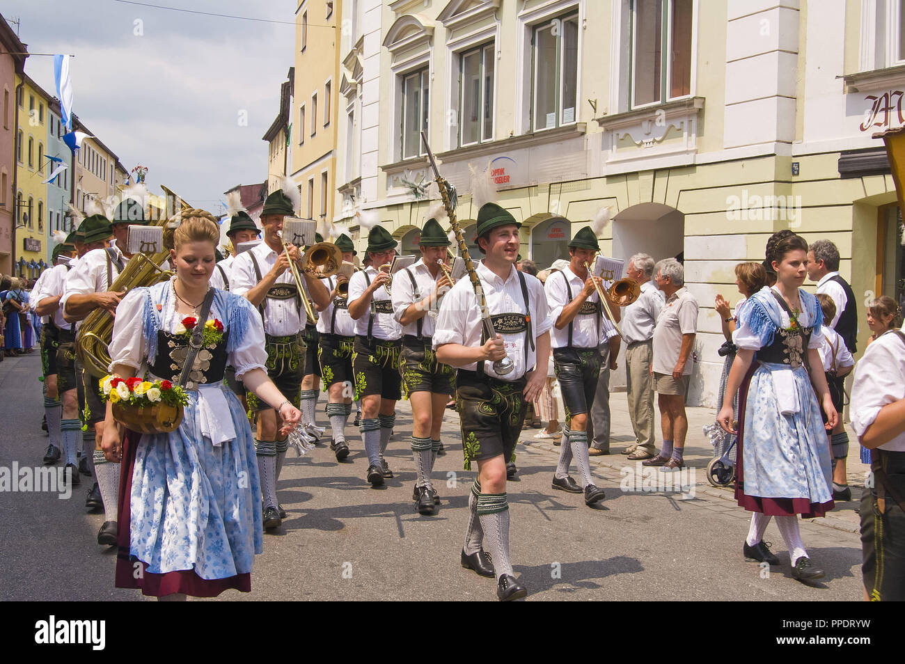 Musica in ottone - Inzell Music Band a una processione in Teisendorf. Foto Stock