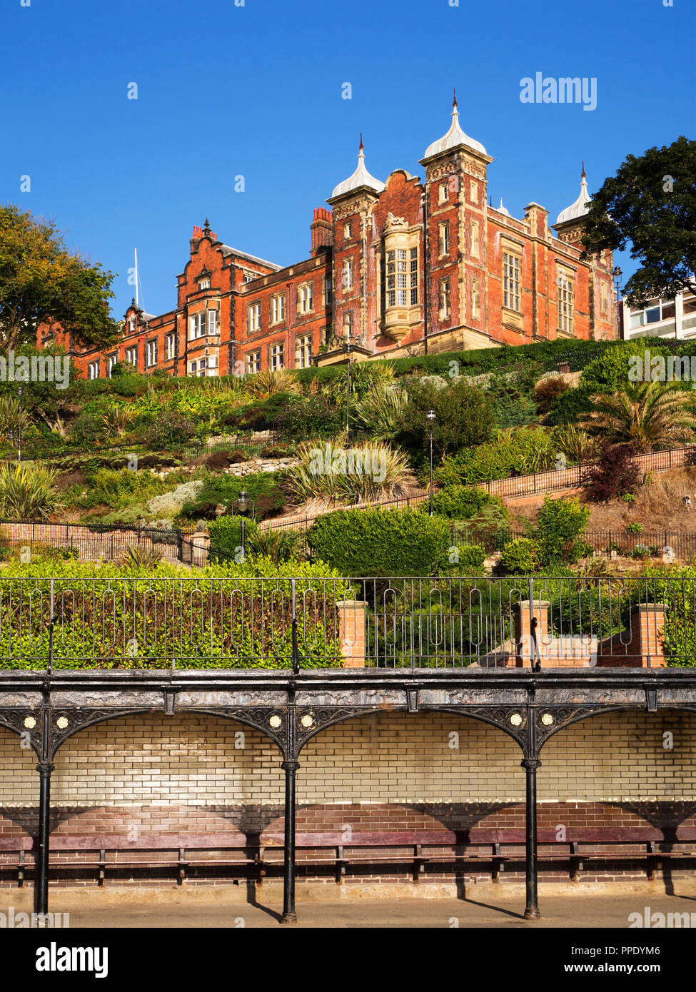 Town Hall su una scogliera a Scarborough North Yorkshire, Inghilterra Foto Stock