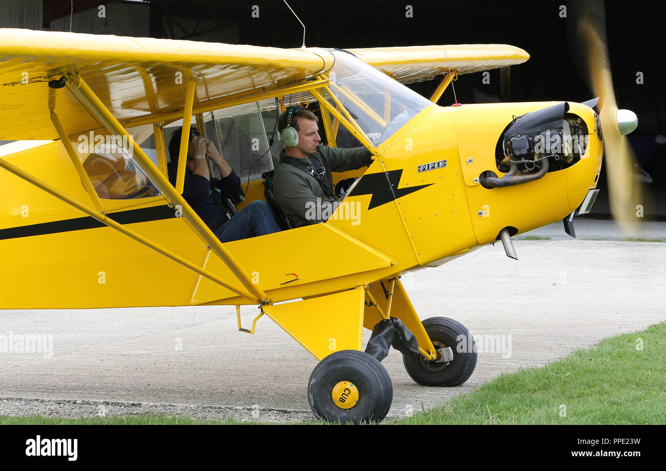 Arthur Williams e il suo Piper Cub Foto Stock