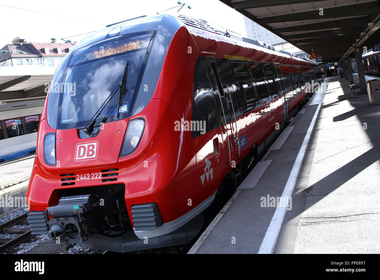 DB Regio Oberbayern, la filiale di Deutsche Bahn, presenta il nuovo Werdenfelsbahn prodotte da Bombardier presso la Stazione Centrale di Monaco. Foto Stock