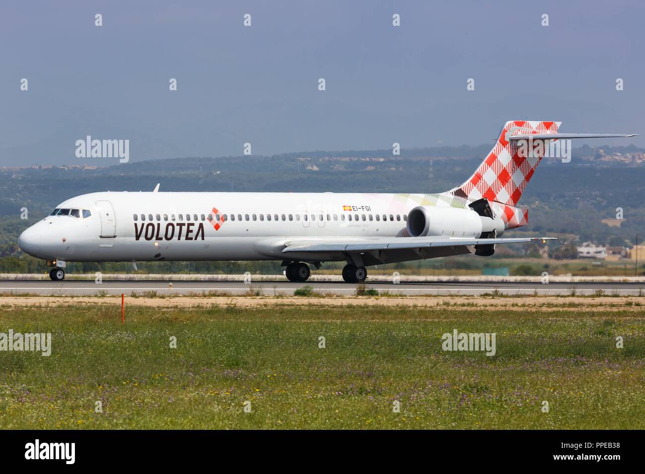 Palma de Mallorca, Spagna - 12 Maggio 2018: Volotea Boeing 717 aereo all'Aeroporto di Palma de Mallorca (PMI) in Spagna. | Utilizzo di tutto il mondo Foto Stock