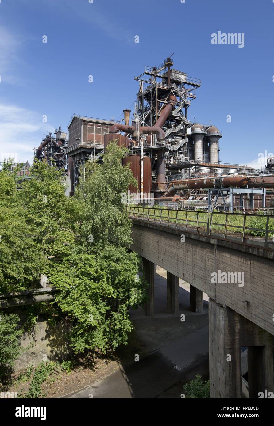 La trasformazione di un ex ferriere e un maggese industriale per il parco paesaggistico Duisburg-Nord, un parco pubblico e un monumento industriale, ex forno | Utilizzo di tutto il mondo Foto Stock