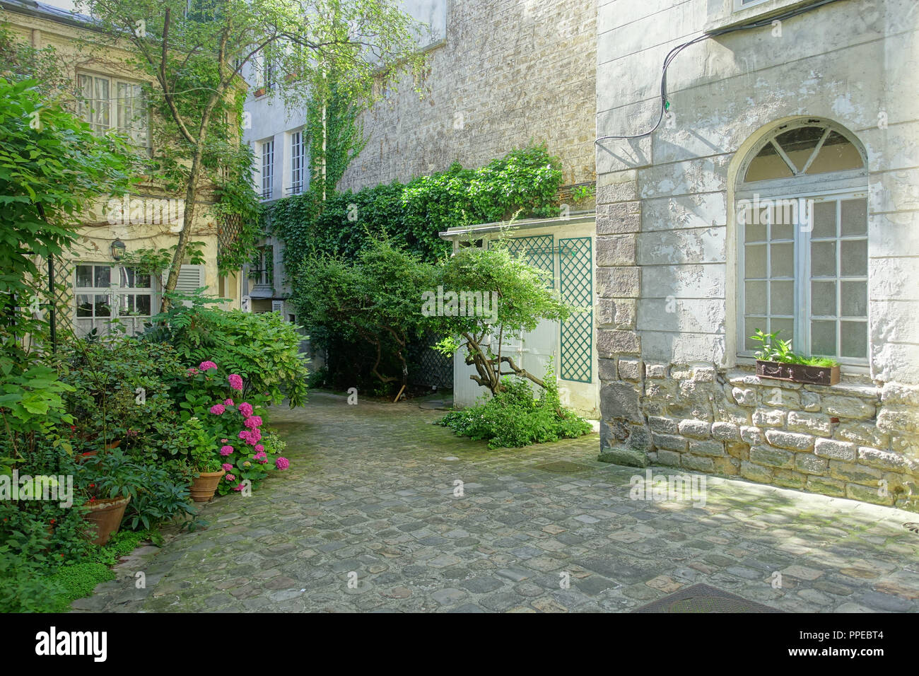 Parigi, Hinterhof 33 Rue de la Montagne, Seminaire des trente-trois, Kollegium der Dreiunddreißig (Priesterseminar) Foto Stock