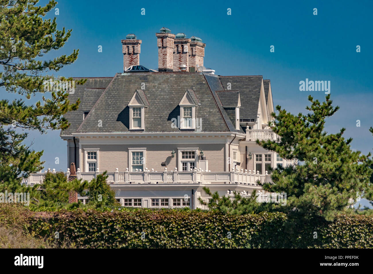 Anglesea Station Wagon ,Newport, Rhode Island. Una proprietà privata del XIX secolo Revival gotico Mansion dall'oceano, Newport Rhode Island ,USA Foto Stock