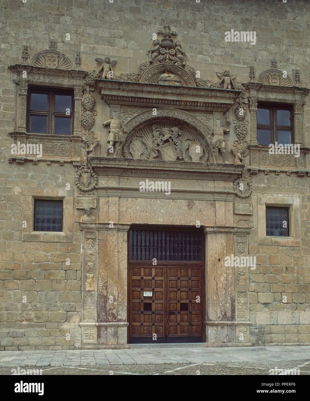 PORTADA PLATERESCA DEL PALACIO DE AVELLANEDA - SIGLO XVI. Autore: ZUÑIGA FRANCISCO. Posizione: PALACIO DE AVELLANEDA. Pe randa de Duero. A Burgos. Spagna. Foto Stock