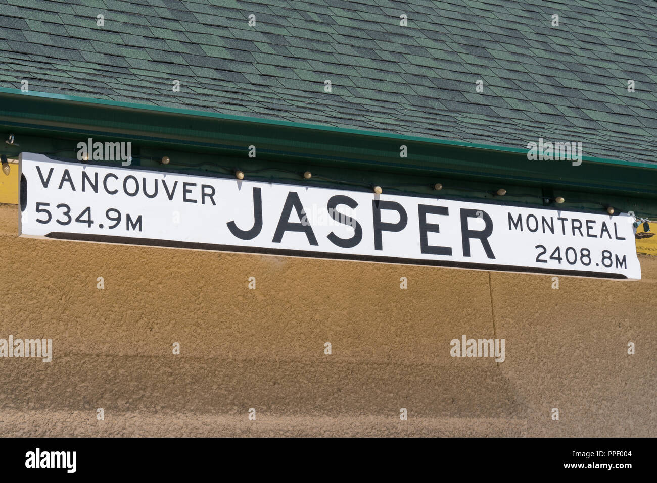 JASPER, CANADA - luglio 5, 2018: segno della ferrovia a Jasper stazione ferroviaria in Jasper, Alberta, Canada Foto Stock