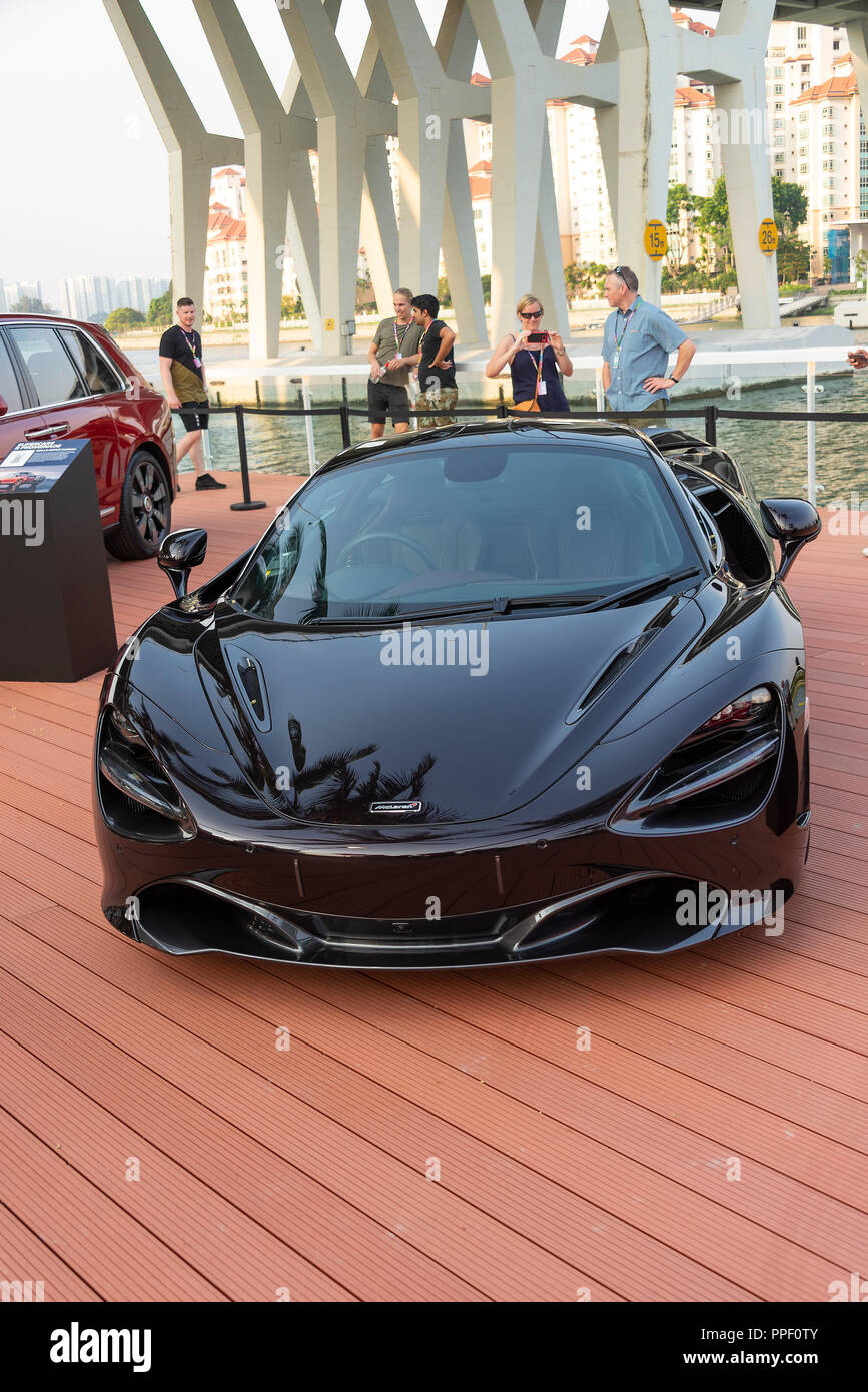 McLaren 720S Auto sportiva sul display al Singapore F1 Grand Prix 2018 in Marina Bay Repubblica di Singapore Asia Foto Stock