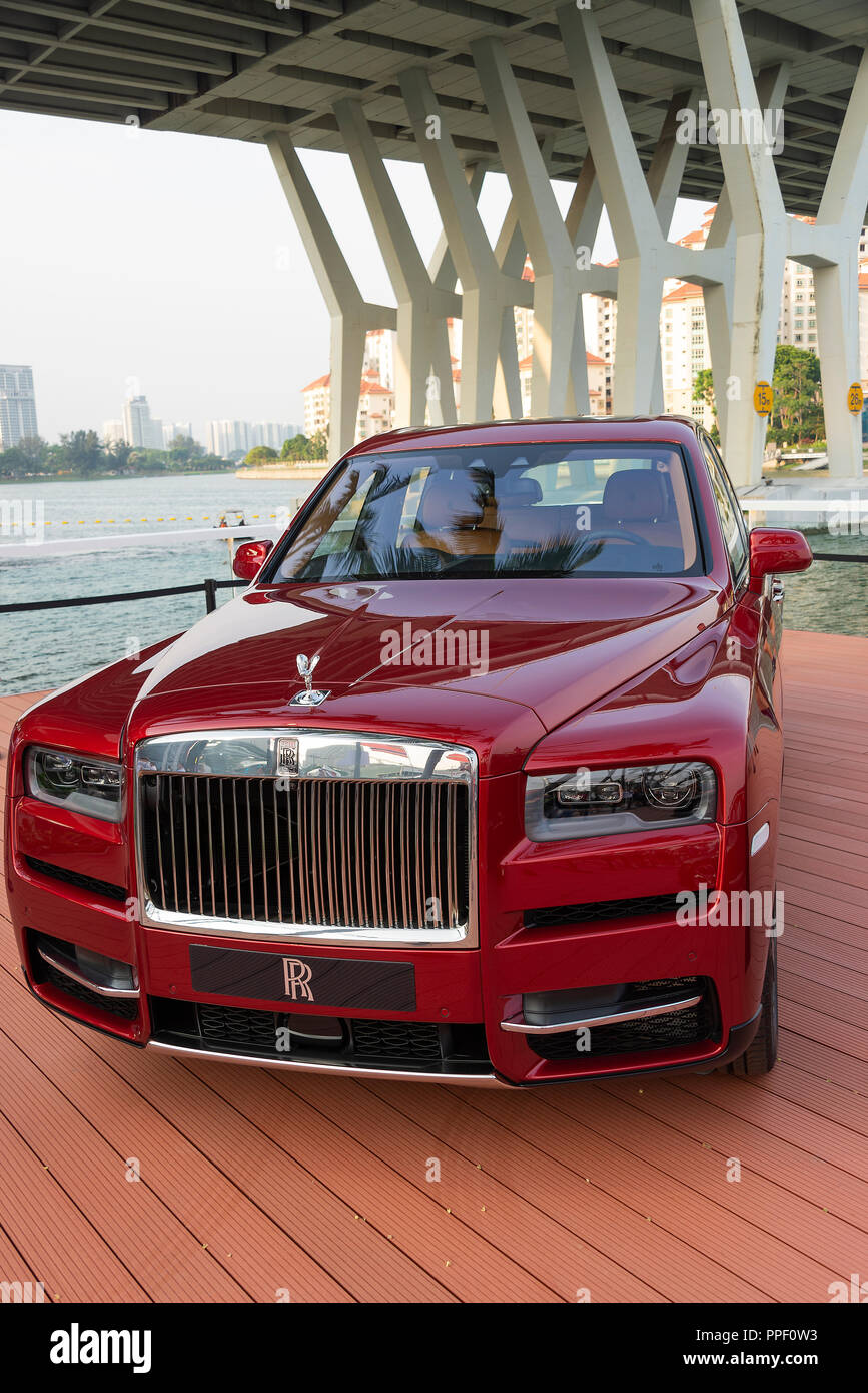 Una Rolls Royce Cullinan SUV sul display al Singapore F1 Grand Prix 2018 di Marina Bay Repubblica di Singapore Asia Foto Stock