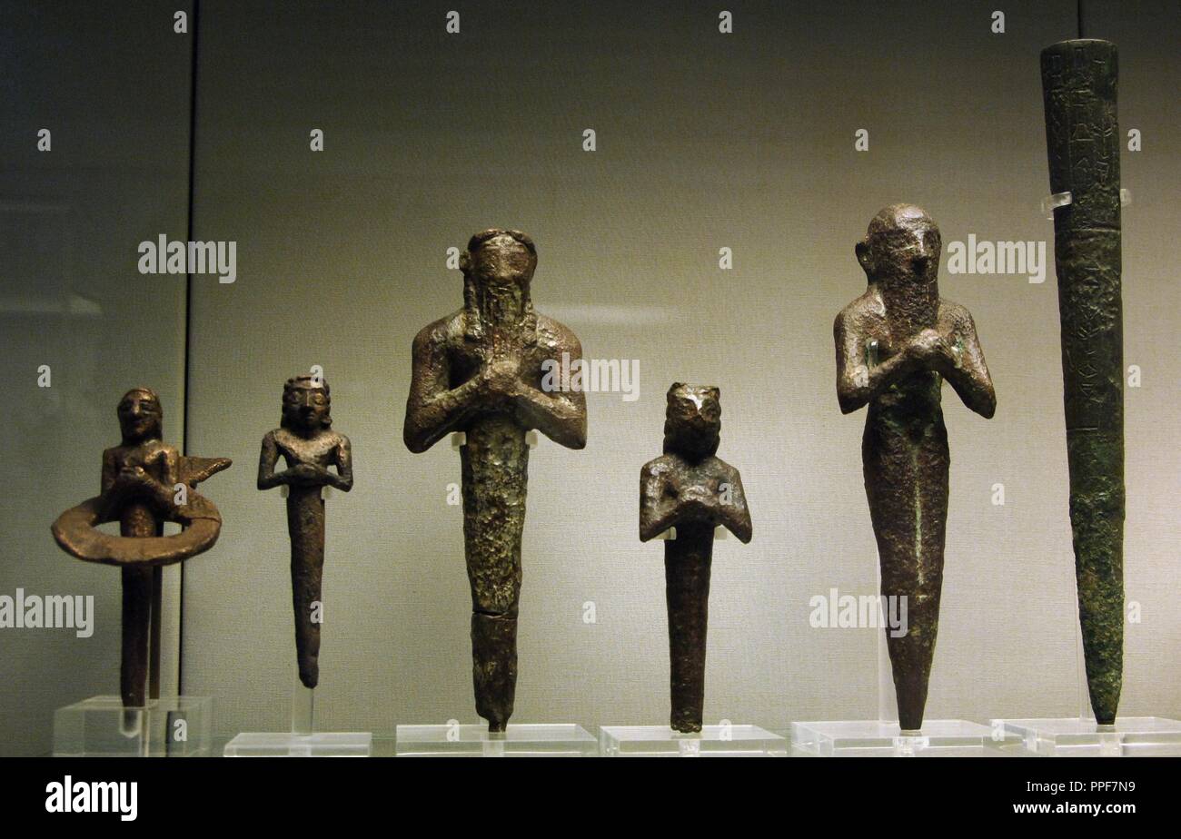 Mesopotamia. Chiodi di fondazione. Terzo millennio BC. Bronzo. Iraq British Museum. Londra. In Inghilterra. Regno. Foto Stock