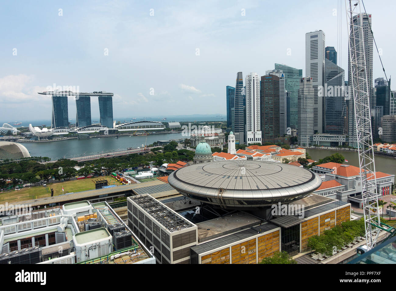 Vista aerea della circolare Corte Suprema, Marina Bay Sands Hotel complesso e il quartiere finanziario vicino al Boat Quay in Singapore Asia Foto Stock