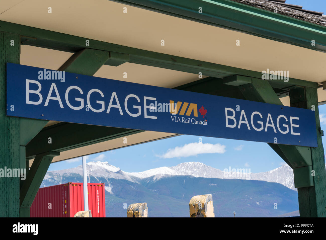 JASPER, CANADA - luglio 5, 2018: Reclamo Bagagli segno presso la stazione ferroviaria di Jasper, Alberta, Canada Foto Stock