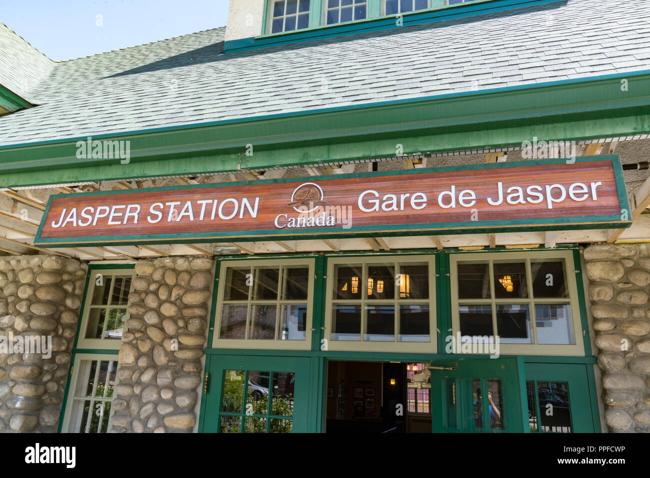 JASPER, CANADA - luglio 5, 2018: ingresso sign in il Jasper stazione ferroviaria in Jasper, Alberta, Canada Foto Stock