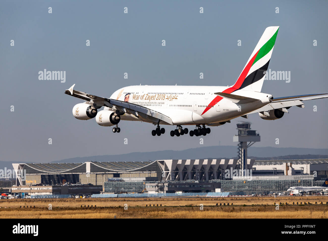 Frankfurt / Main Airport, FRA, Fraport, Emirates Airbus A380-800, avvicinamento Foto Stock