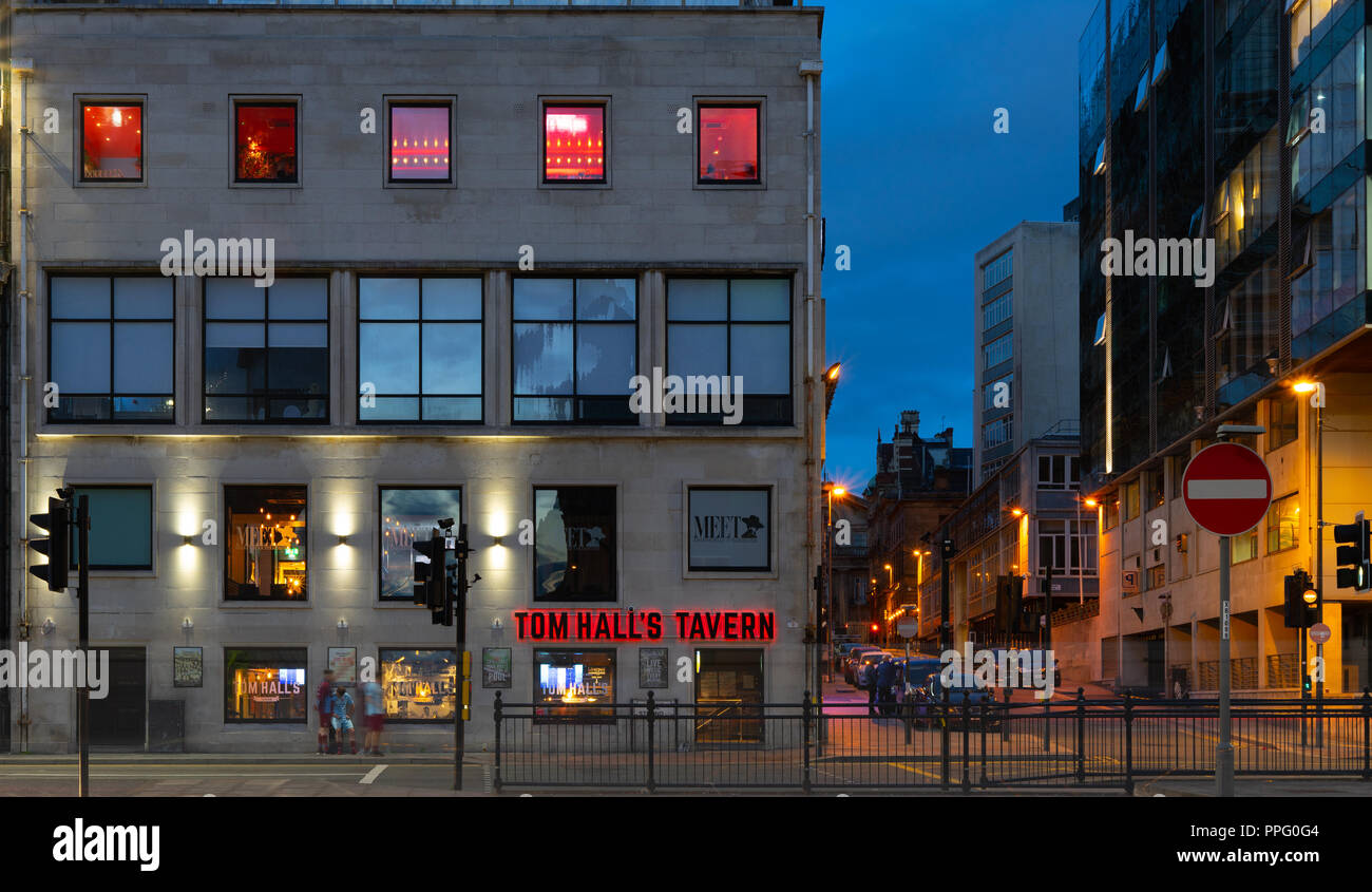 Tom Hall's Tavern, Strand, Liverpool, Brunswick St accanto, il Bentley Night Club, sopra. Immagine presa nel settembre 2018. Foto Stock