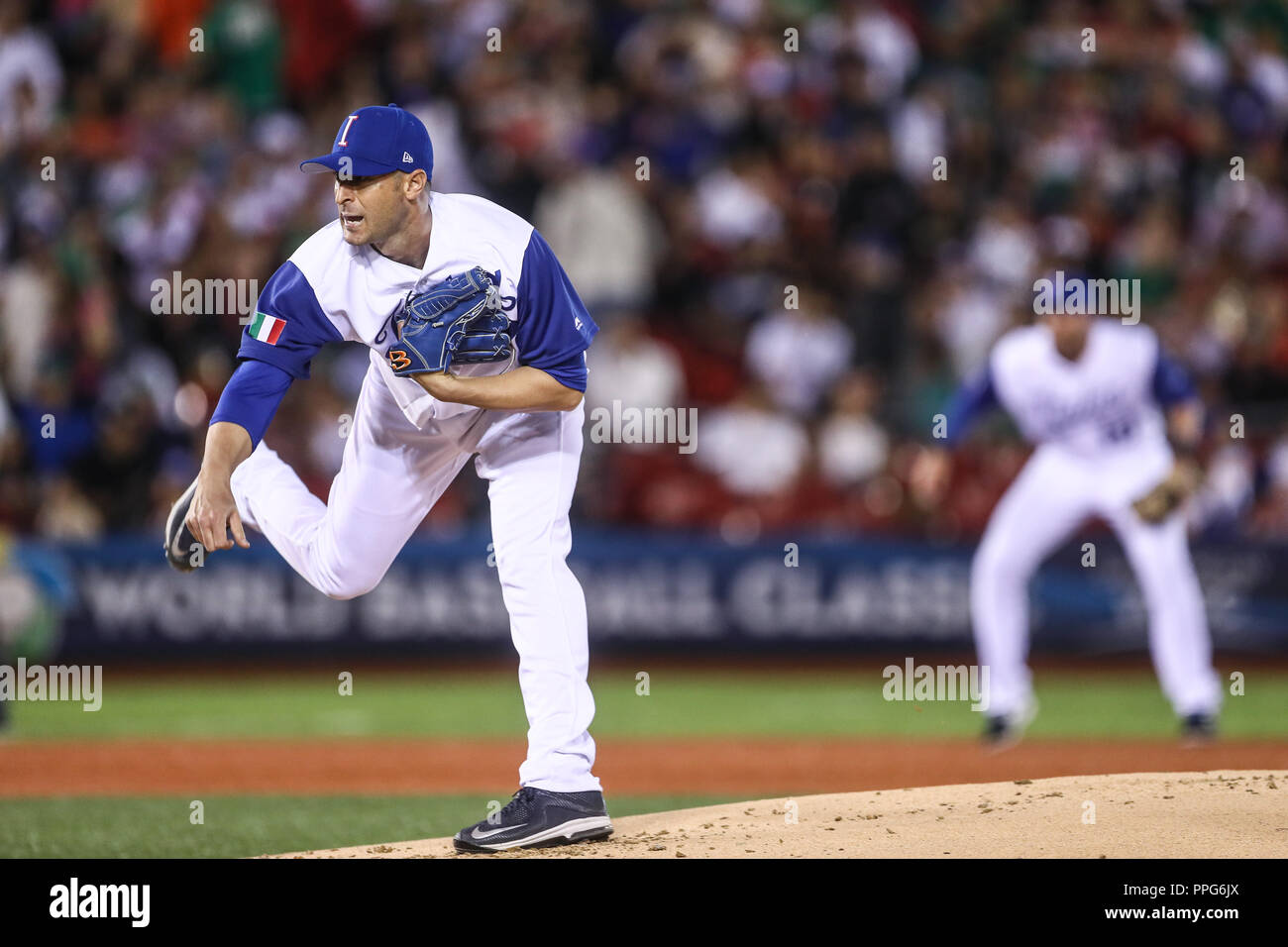Alessandro Maestri lanciatore iniziale de Italia, duranti el partido de Messico vs Italia,Clásico Mundial de Beisbol en el Estadio de Charros de Jalisco. G Foto Stock