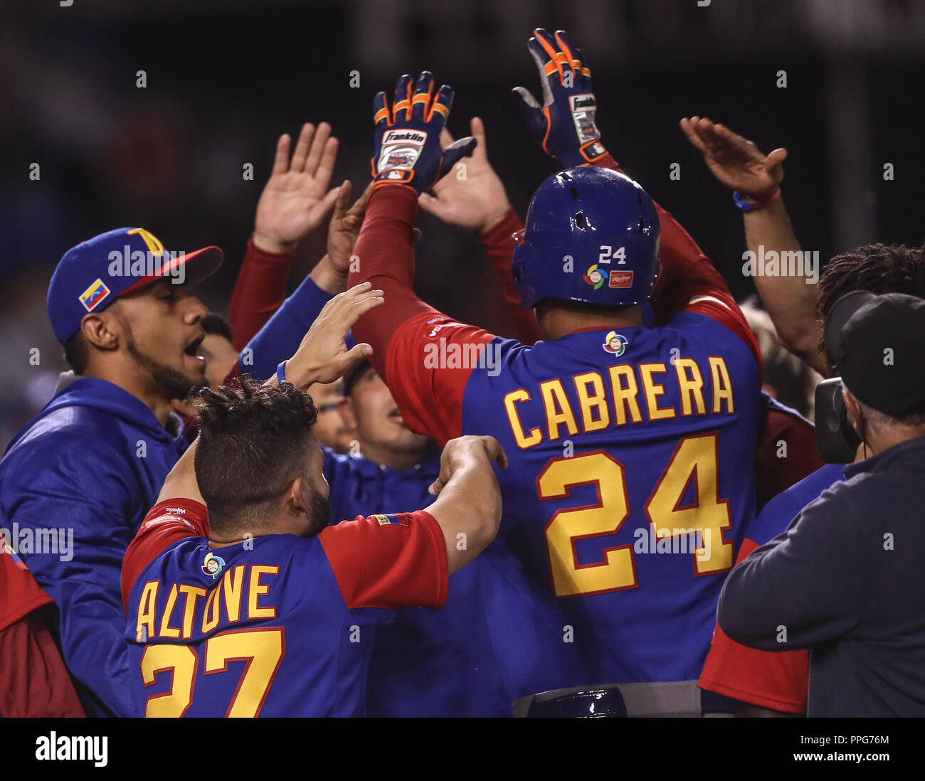 Homerun de Miguel Cabrera en la parte alta de la novena entrada que rappresentanouna la carrera 3 por 2 de italia, duranti el partido de desempate Italia vs Foto Stock