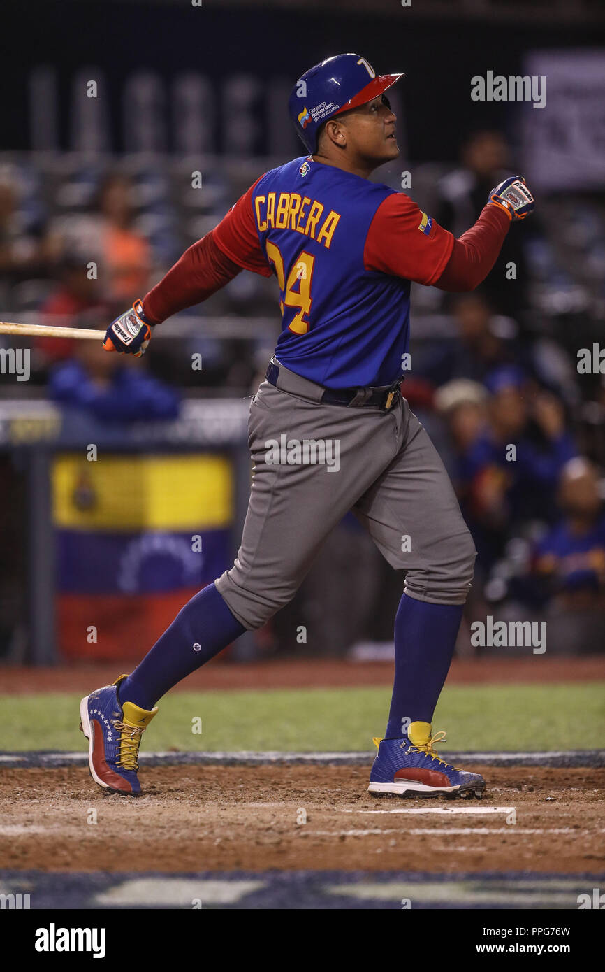 Homerun de Miguel Cabrera en la parte alta de la novena entrada que rappresentanouna la carrera 3 por 2 de italia, duranti el partido de desempate Italia vs Foto Stock